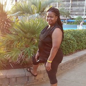 Meet your Posher, Rena